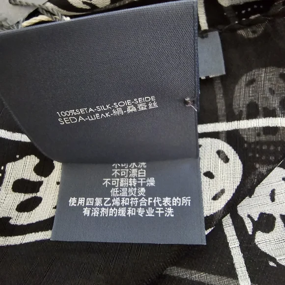 Alexander McQueen Skull Silk Scarf Black - Picture 6 of 6
